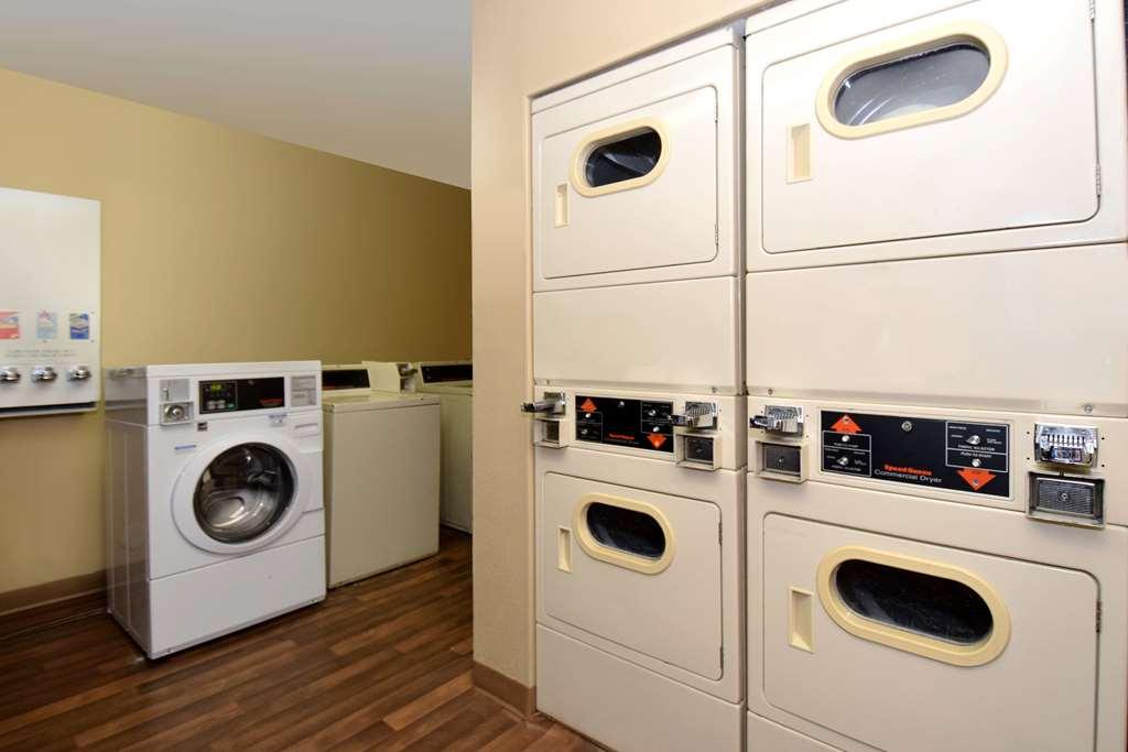 Extended Stay America Select Suites - Newport News - Oyster Point Eksteriør billede