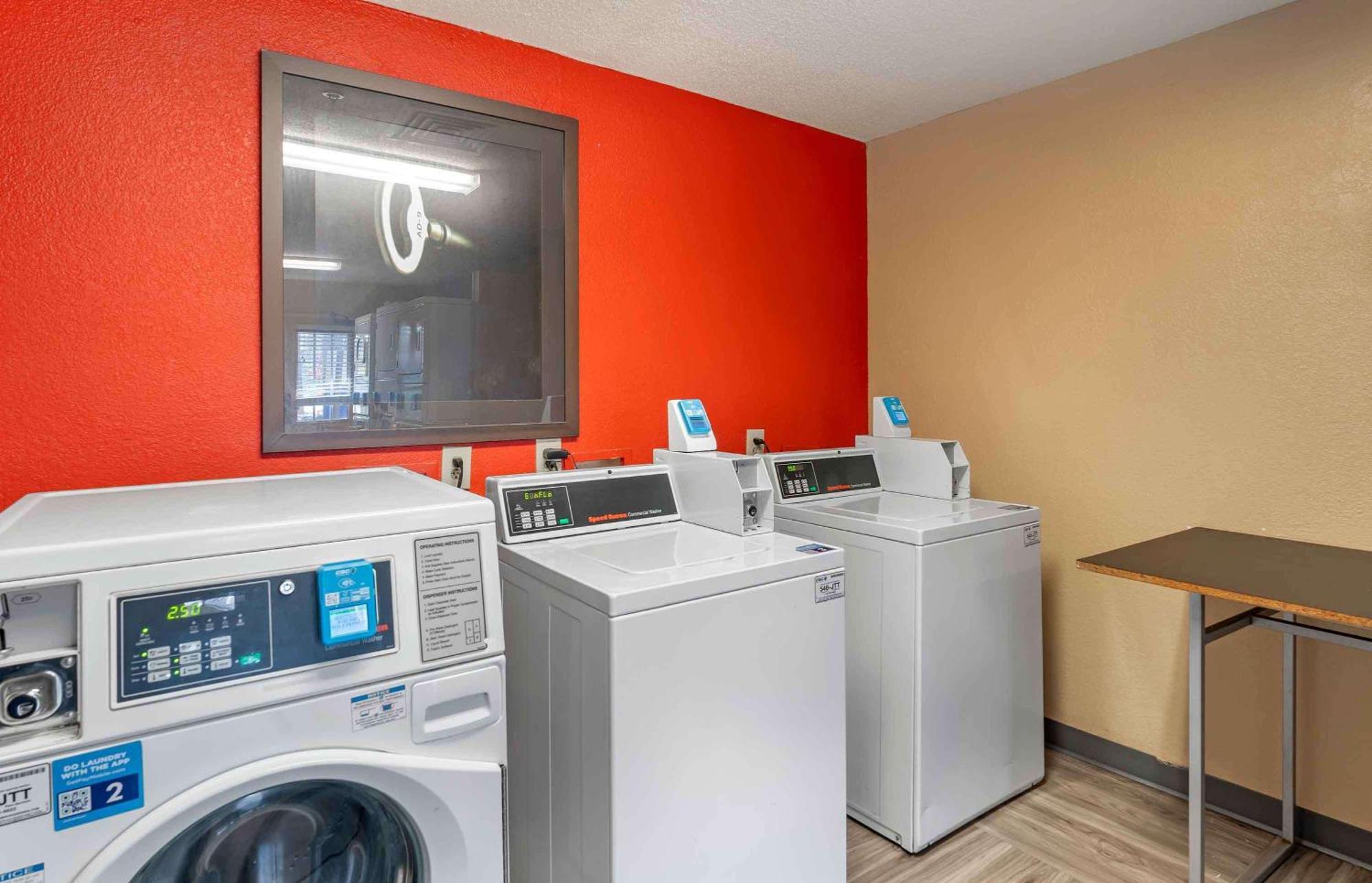 Extended Stay America Select Suites - Newport News - Oyster Point Eksteriør billede