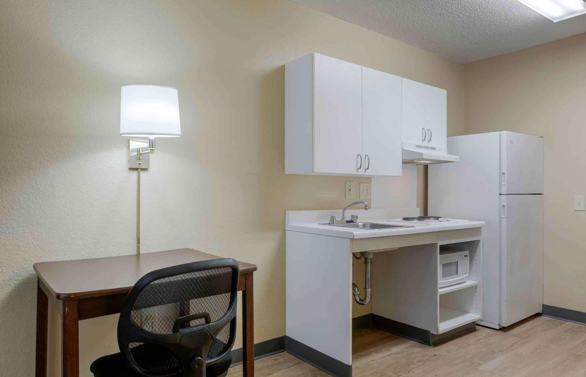 Extended Stay America Select Suites - Newport News - Oyster Point Eksteriør billede