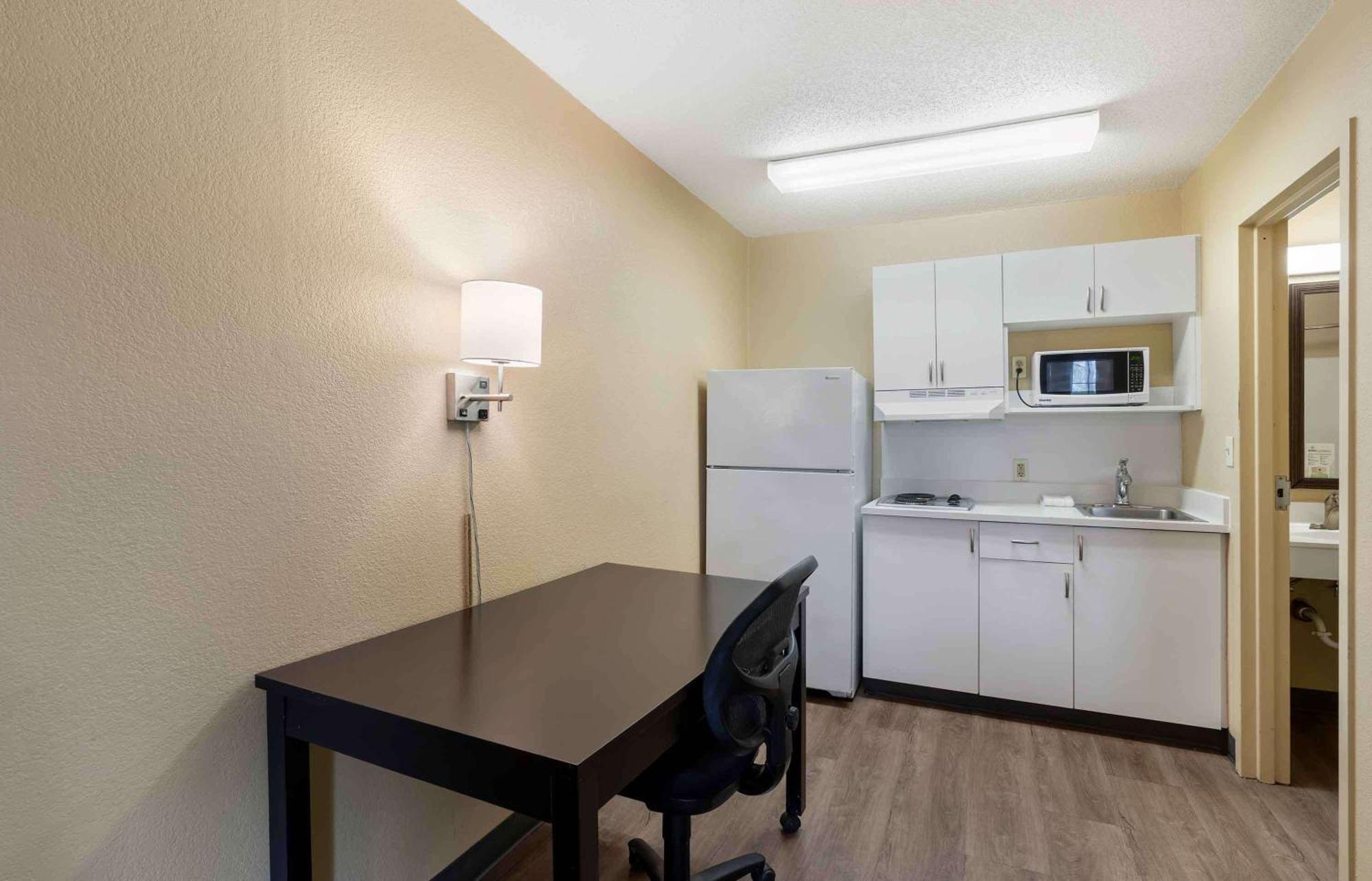 Extended Stay America Select Suites - Newport News - Oyster Point Eksteriør billede