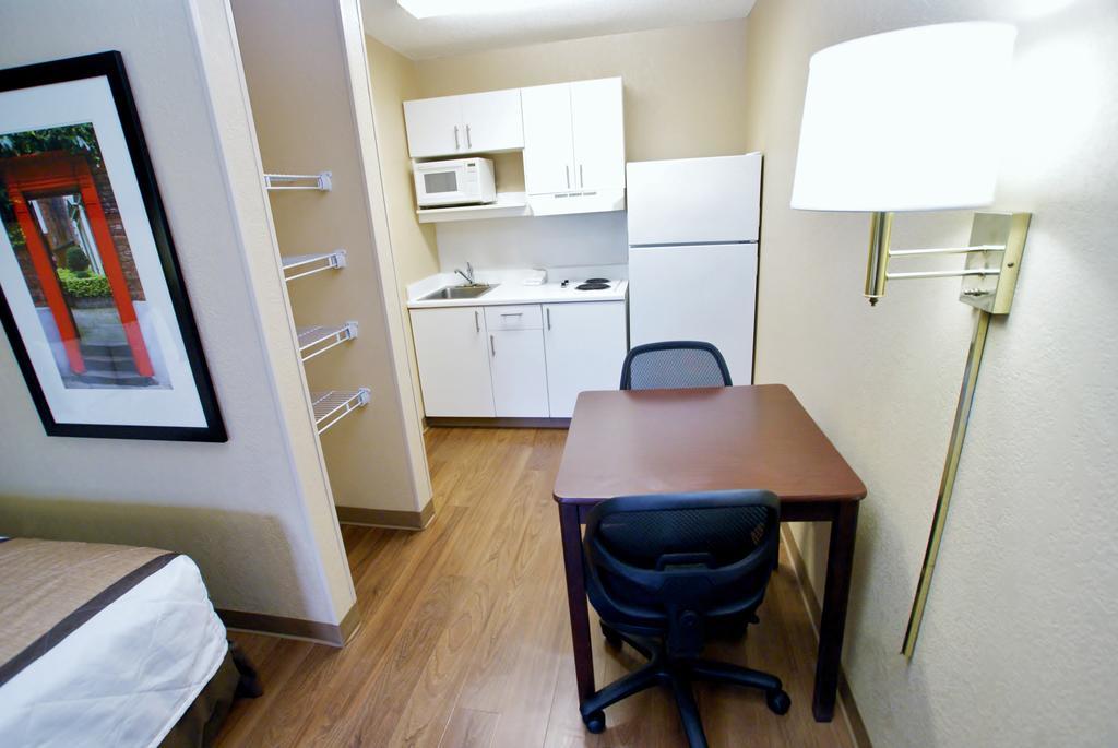 Extended Stay America Select Suites - Newport News - Oyster Point Eksteriør billede