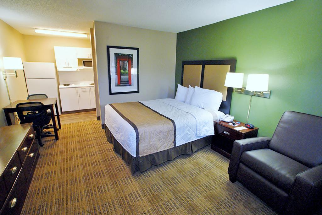 Extended Stay America Select Suites - Newport News - Oyster Point Eksteriør billede