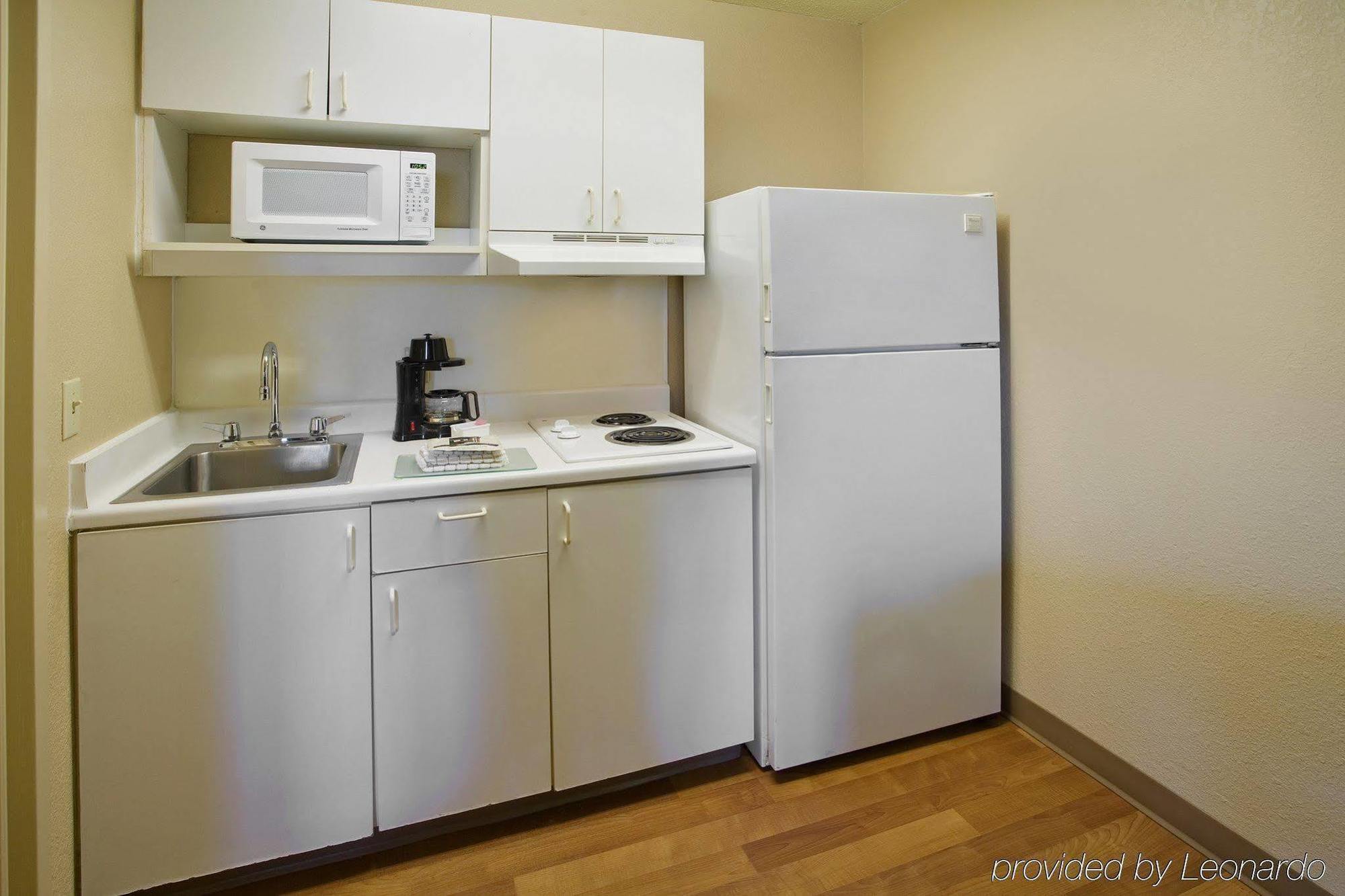 Extended Stay America Select Suites - Newport News - Oyster Point Eksteriør billede